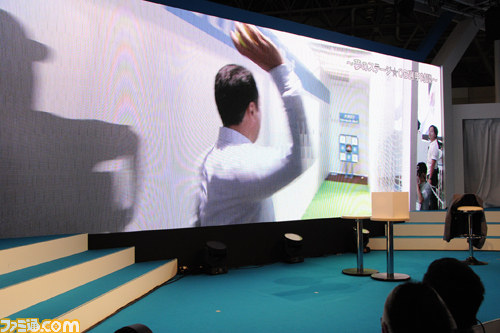 元プロ野球OB選手が駆けつけた、gloopsブースの『大熱狂!!プロ野球カード』ステージイベント【TGS2012】_17