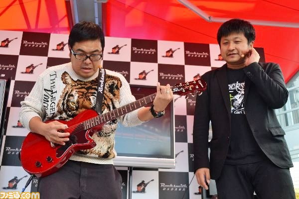 『ロックスミス』のスペシャルイベントが開催、渋谷の真ん中でエアギターが炸裂_07