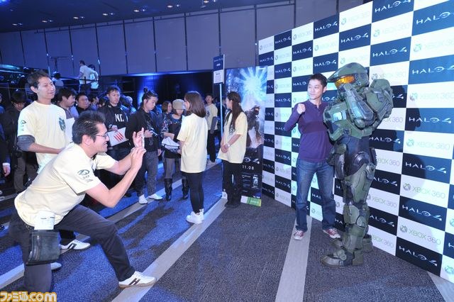 米国からフランク・オコナー氏も駆けつけた『Halo 4』前夜祭リポート　麒麟やフルーツポンチら人気タレントも祝福！_17