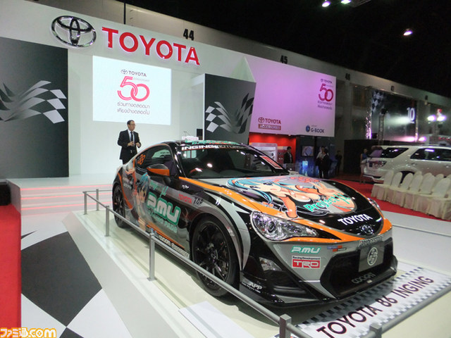 “TOKYO DRIFT in お台場”にアニメ・ゲームの公式キャラクターマシンが大集合_02