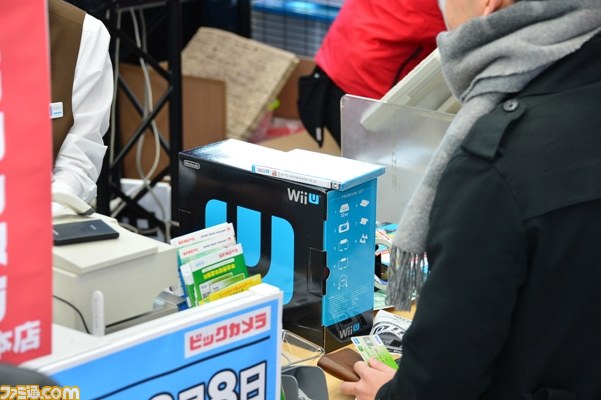 Wii U発売、東京・池袋のビックカメラ 池袋本店は早朝から行列が【Wii U発売日リポート】_08