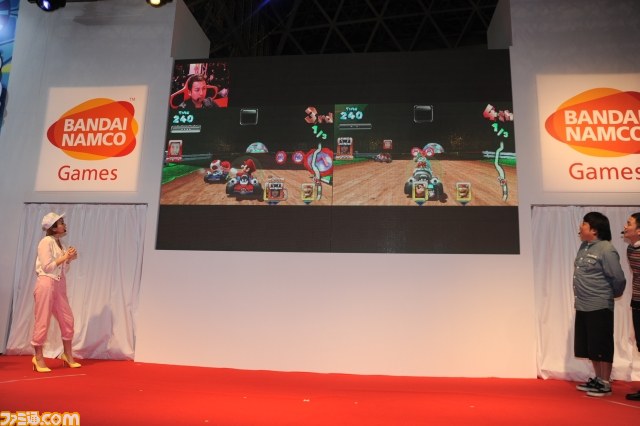 『マリオカート アーケードグランプリDX』6年ぶりのアーケード新作がお披露目　ステージには任天堂・紺野プロデューサーや我が家、アッキーナも登場【JAEPO2013】_09