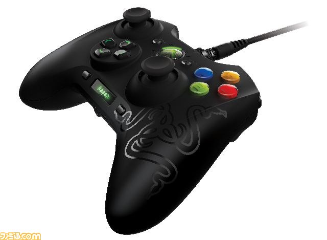 Xbox 360・PC用高性能コントローラー“Razer Sabertooth”が、2013年3月28日に発売決定 - ファミ通.com