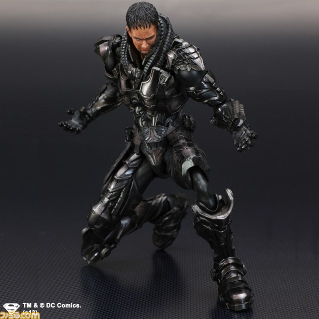 “MAN OF STEEL　PLAY ARTS改”2013年6月末発売決定_14