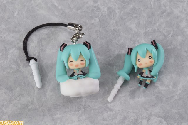 初音ミク、鏡音リン・レンのスマートフォン用イヤホンジャックが登場_02