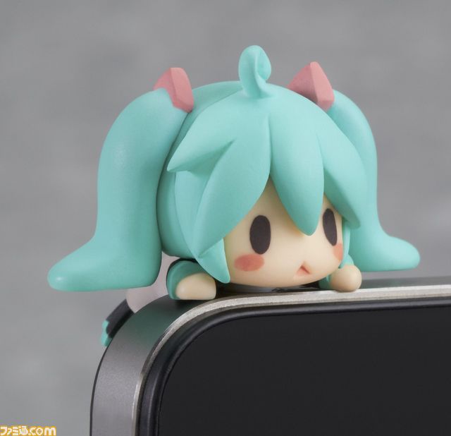 初音ミク、鏡音リン・レンのスマートフォン用イヤホンジャックが登場