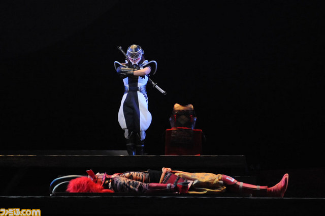 “舞台「戦国BASARA3 宴」”のゲネプロ公演が開催　史上最多18人の武将による宴が開演_05