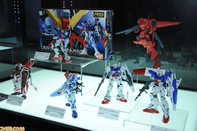 “『機動戦士ガンダム エクストリーム バーサス フルブースト』プレミアムドッグファイト 2013 決勝大会”をリポート！_04