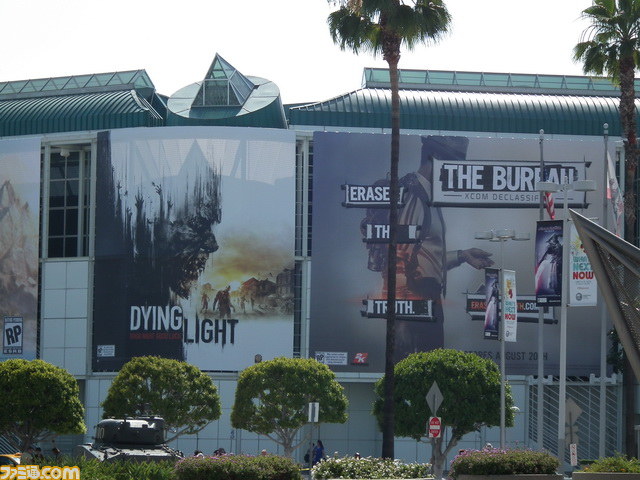 E3開幕前々日、会場周辺には早くも『DARK SOULS II』などの広告が【E3 2013】_01