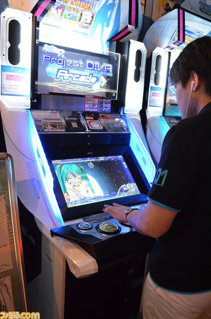 大崎Pも来場！　『初音ミク Project DIVA Arcade』3周年イベントリポート_06