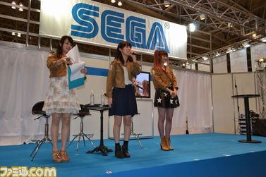 巨人くんも大暴れ！　石川由依さん（ミカサ役）小林ゆうさん（サシャ役）三上枝織さん（クリスタ役）が登場した「進撃の巨人」スペシャルトークショーリポート【ワンダーフェスティバル2013［夏］】_02