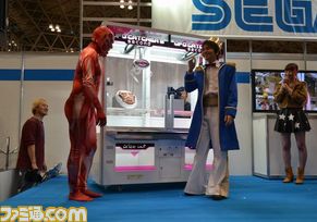 巨人くんも大暴れ！　石川由依さん（ミカサ役）小林ゆうさん（サシャ役）三上枝織さん（クリスタ役）が登場した「進撃の巨人」スペシャルトークショーリポート【ワンダーフェスティバル2013［夏］】_12