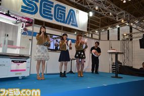 巨人くんも大暴れ！　石川由依さん（ミカサ役）小林ゆうさん（サシャ役）三上枝織さん（クリスタ役）が登場した「進撃の巨人」スペシャルトークショーリポート【ワンダーフェスティバル2013［夏］】_15