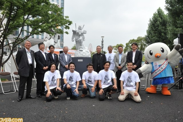 “TOKYO ガンダムプロジェクト2013 夏フェスタ”開幕、ガンダム大理石像がお披露目_08