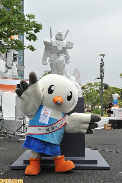 “TOKYO ガンダムプロジェクト2013 夏フェスタ”開幕、ガンダム大理石像がお披露目_02
