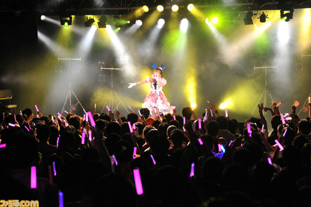 榊原ゆいさんが大阪のPCゲームメーカーとコラボしたライブを開催_13