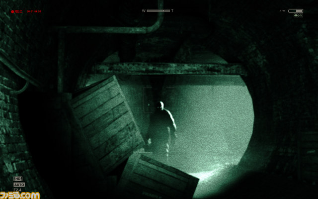 海外のホラー専門サイトもブッたまげた！　ヤバい感じプンプンのサバイバルホラー『Outlast』がSteamで配信開始_02