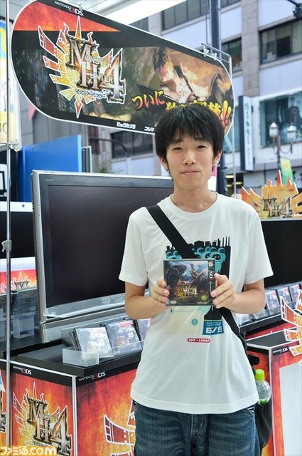 ビックカメラにヤマダ電機……池袋の街も『モンスターハンター4』一色に！【『MH4』発売日リポート】_06