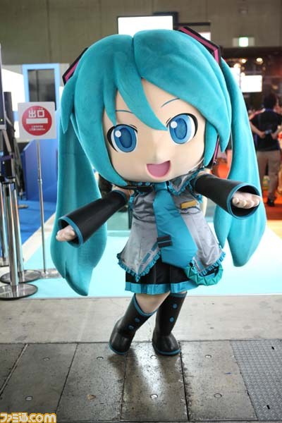 ゲームショウを彩るコンパニオン写真200枚：初日編【TGS2013】_196