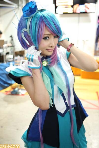 ゲームショウを彩るコンパニオン写真200枚：２日編【TGS2013】_97