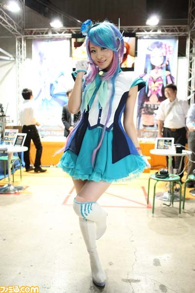 ゲームショウを彩るコンパニオン写真200枚：２日編【TGS2013】_100