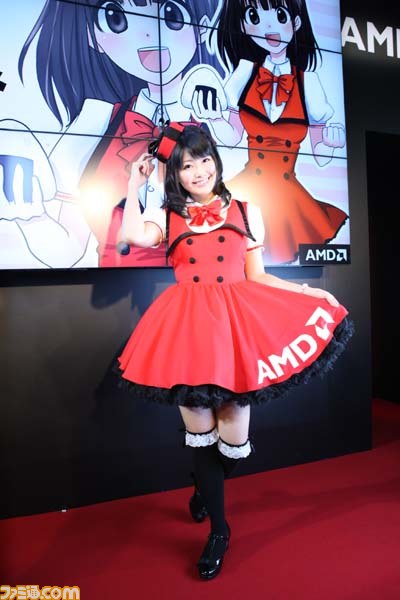 ゲームショウを彩るコンパニオン写真200枚：２日編【TGS2013】_110