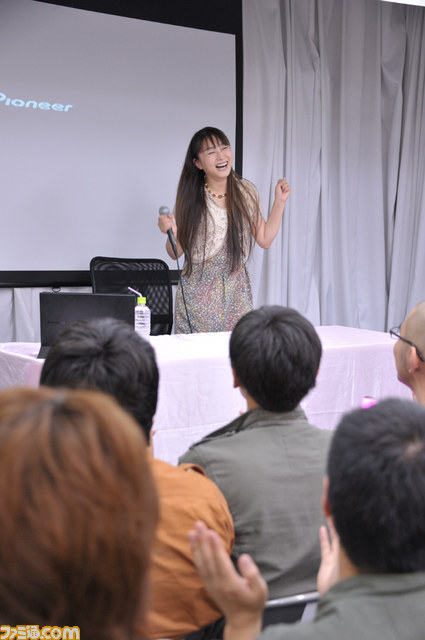 今井麻美さんがミュージックビデオ集発売イベントで撮影秘話を語る_12
