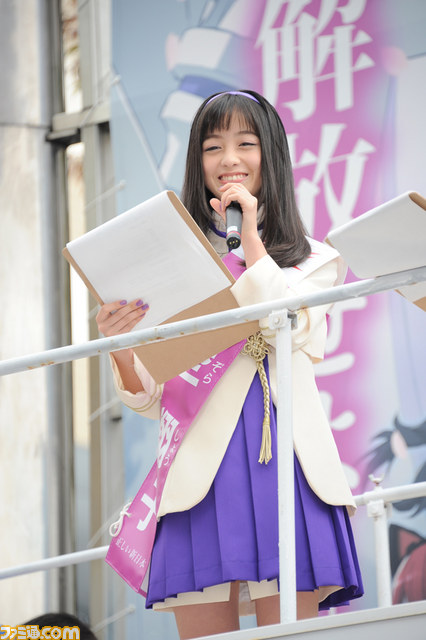 話題のアイドル・橋本環奈が新宿で街頭演説――高橋名人、山本彩乃さん、仙台エリさん、marinaが出演した『解放少女 SIN』トークイベント_16