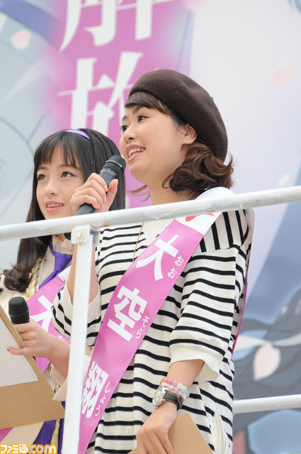 話題のアイドル・橋本環奈が新宿で街頭演説――高橋名人、山本彩乃さん、仙台エリさん、marinaが出演した『解放少女 SIN』トークイベント_20