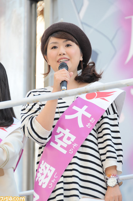 話題のアイドル・橋本環奈が新宿で街頭演説――高橋名人、山本彩乃さん、仙台エリさん、marinaが出演した『解放少女 SIN』トークイベント_32