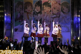 新宿アルタ前をシンデレラガールズがジャック! 『アイドルマスター シンデレラガールズ』2周年記念イベントリポート_16
