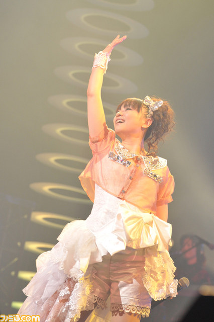 アーティストとファンがアツく盛り上がった5時間越えのライブ――“Live5pb.2013”リポート_54