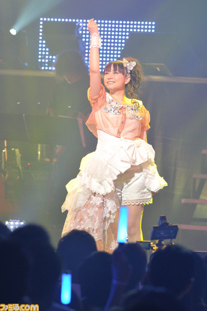 アーティストとファンがアツく盛り上がった5時間越えのライブ――“Live5pb.2013”リポート_59