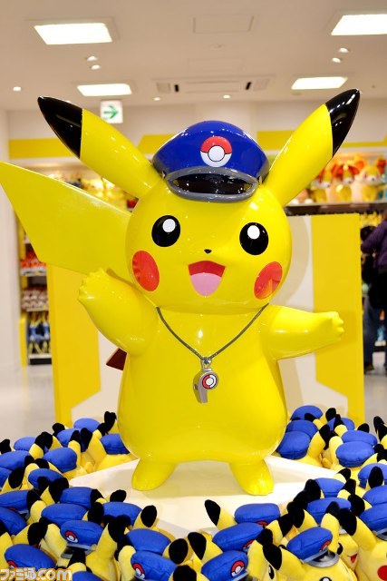 駅長さんピカチュウがお出迎え 東京キャラクターストリートにポケモンストア 東京駅店がオープン ファミ通 Com