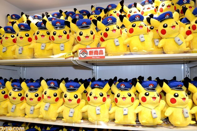 駅長さんピカチュウがお出迎え 東京キャラクターストリートにポケモンストア 東京駅店がオープン ファミ通 Com