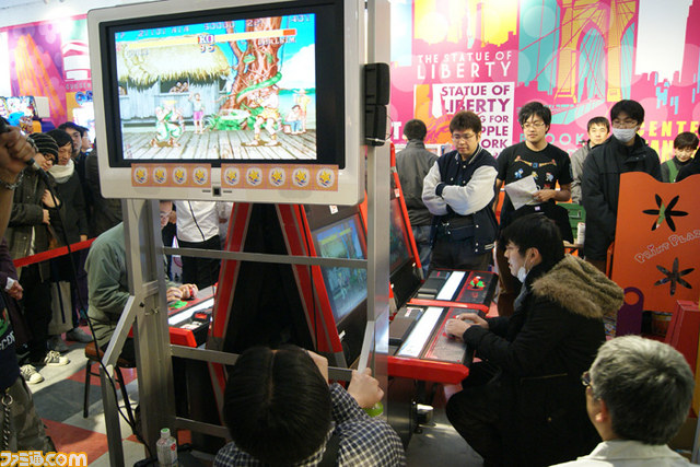 『ウルIV』とのコラボ発表も！　『ハイスコアガール』最新刊発売記念『ストII』大会_09