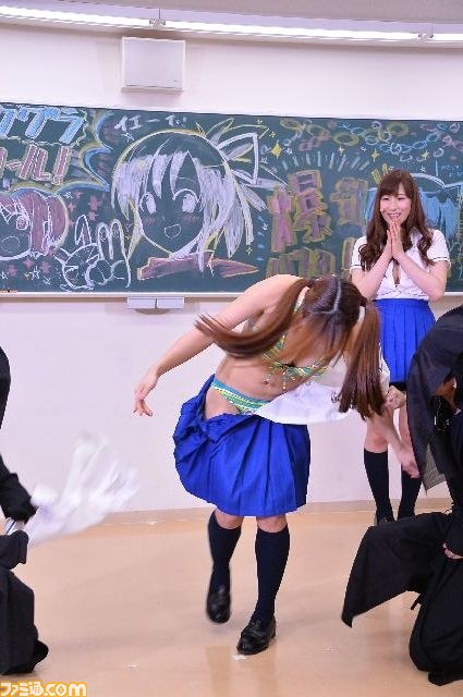 2014年は“カグライヤー”に！　“『閃乱カグラ』爆乳ハイパー発表会2014「デカ盛りパイスクール」”リポート_21