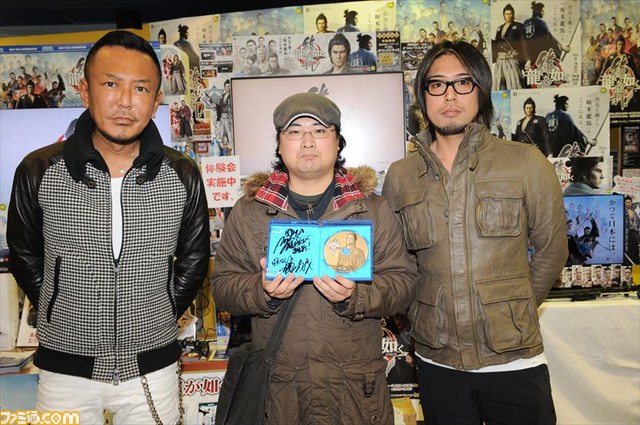 『龍が如く 維新!』名越氏&横山氏のサイン会がゲームズマーヤにて実施 国内初プレイステーション4版の試遊台がお目見え_08