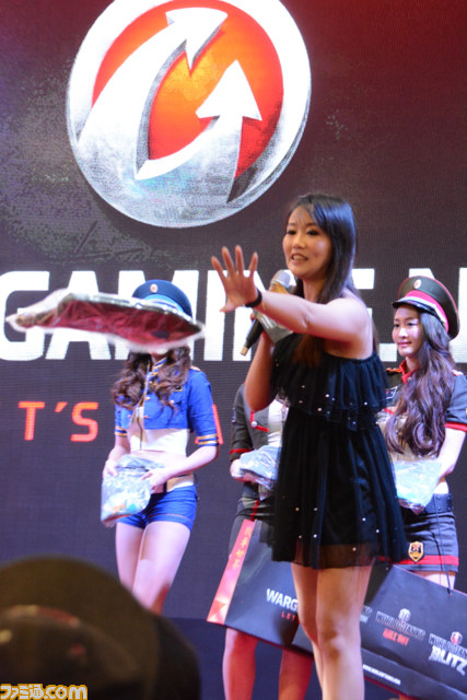 『World of Tanks』一色のブースに、『ガルパン』声優・渕上舞さんと中上育実さんが登場！【2014台北ゲームショウ】_04