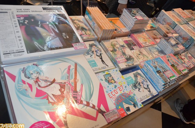 ライブもトークも盛り上がった『初音ミク -プロジェクト ディーヴァ- F 2nd』発売直前イベント“MATSURI DA DIVA”をリポート_04