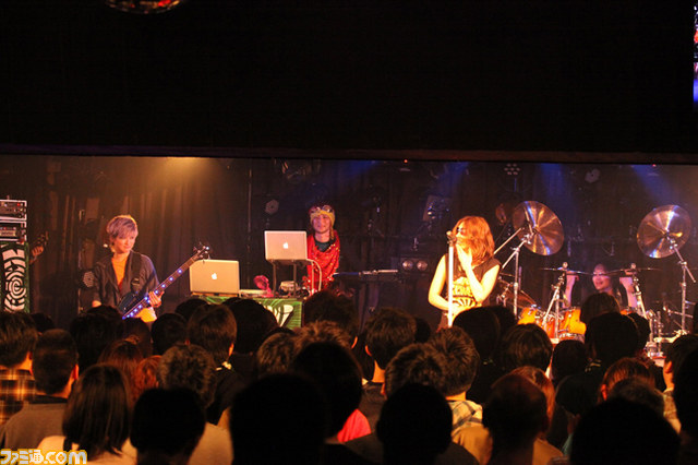 “Zwei LIVE2014 10th Anniversary ～ON STAGE～”Zwei10周年記念ライブをリポート_02