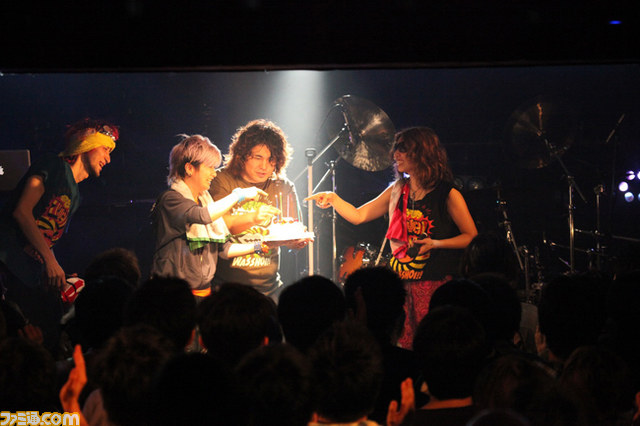 “Zwei LIVE2014 10th Anniversary ～ON STAGE～”Zwei10周年記念ライブをリポート_24
