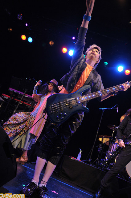 科学アドベンチャーシリーズの楽曲などで盛り上がった“いとうかなこLIVE 2014 ～Happy Spring Party!!～”_31