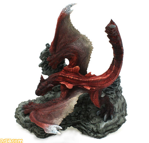 『モンスターハンター4』最新グッズの情報が公開　モンスター図鑑XIIIでは“ゲネル・セルタス”と“アルセルタス”の2体合体攻撃が再現可能_06