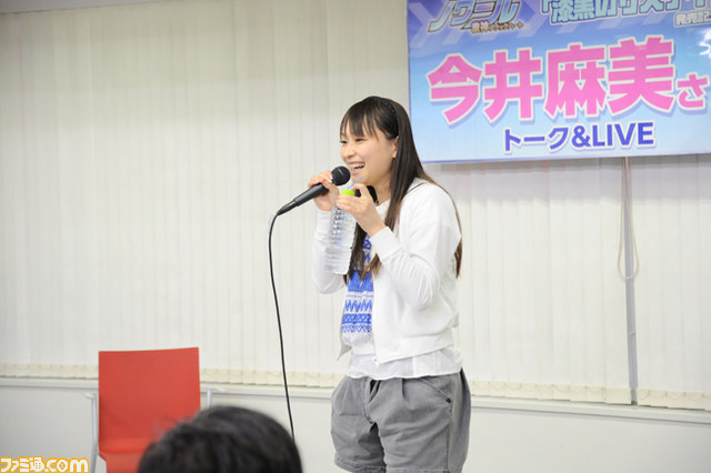 今井麻美さんが花道を練り歩く!? 『漆黒のサステイン』発売記念イベントリポート_03