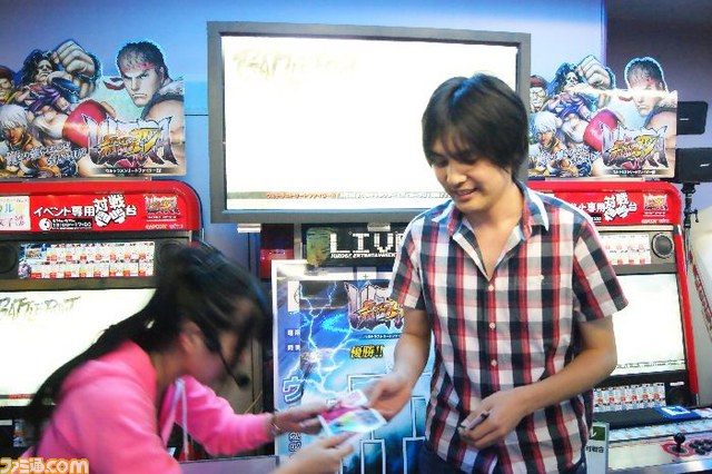 『ウルトラストリートファイターIV』女子部活動日記“Hey編”_06