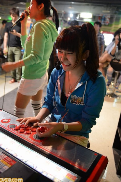 『ウルトラストリートファイターIV』女子部活動日記“タイトーステーション福岡天神店編”_24