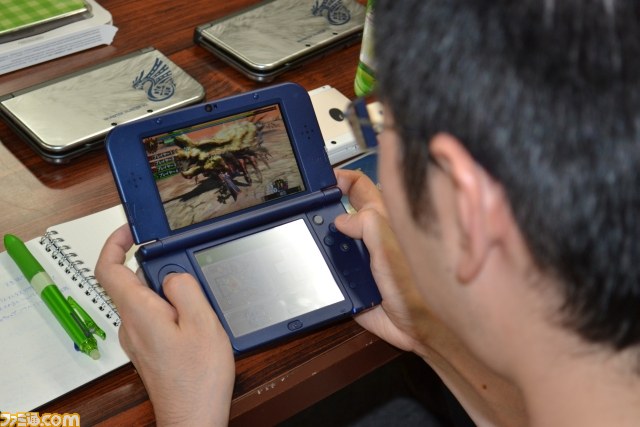 Newニンテンドー3ds Newニンテンドー3ds Ll を触ってきました 3dブレ防止機能 や Cスティック などなど 実際どうなの ファミ通 Com