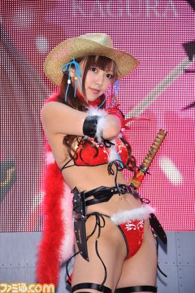 『お姉チャンバラZ2 ~カオス~』 神楽と彩が限界ギリギリなセクシー衣装で撮影会を敢行!【TGS 2014】_04