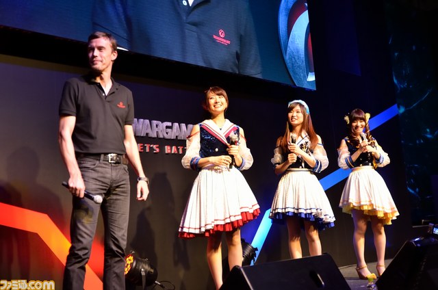 写真多めでお届け！　『World of Tanks』のイベントは、人気のゲーム実況者“M.S.SProject”や、グラビア自撮り部の倉持由香さん、吉田早希さんが登場。　また、“Trident”のシークレットライブも開催！【TGS2014】_51